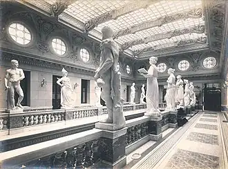 Интерьер здания