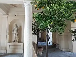 Портик экседры