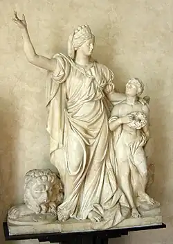 Вестибюль. Статуя Италии