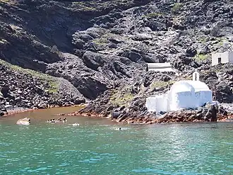 Купание в горячих источниках Палеа-Камени