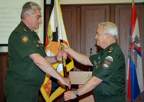 Передача штандарта командующему войсками ЦВО Владимиру Зарудницкому, 16 июня 2014.