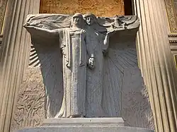 Вид центральной части памятника