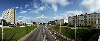 Вид на Партизанский проспект возле станции метро Партизанская во время ремонта дороги. Видны гостиница «Турист», универмаг «Беларусь», администрация Заводского района