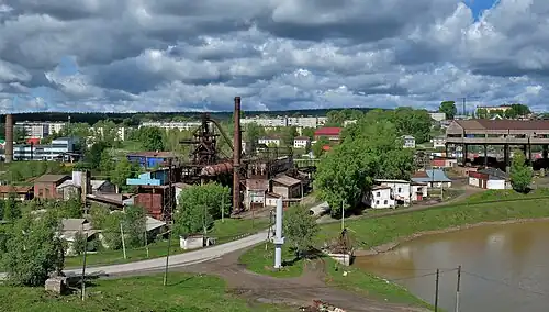 Вид на Пашийский завод, плотину и пруд, 2020