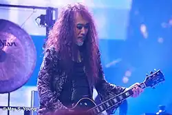 Пата выступает с X Japan в «Мэдисон-сквер-гарден» в 2014 году