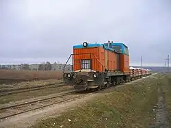 Тепловоз ТУ8 с гружёным составом