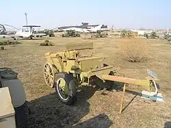 Передок к 76-мм горной пушке обр. 1909 г. там же.