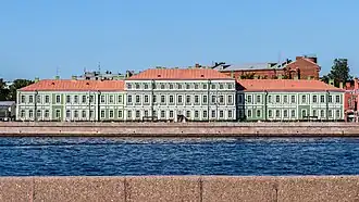 Здание СПбГУ, в котором располагается восточный факультет, на Университетской набережной