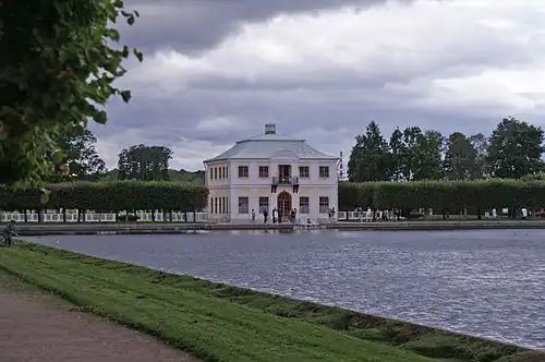 Нижний парк в Петергофе.3 августа 2005 года