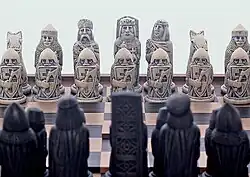 Фигуры набора "Шляхетный выбор" после выставления. Глина, ручная роспись