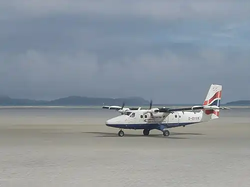 British Airways Logan Air Twin Otter приземлился в аэропорту Барра