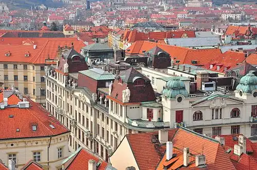 Новая ратуша в общей панораме Старого города.