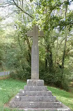 Придорожный крест