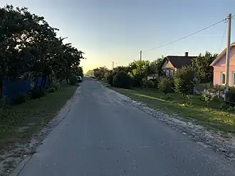 Центральная улица посёлка, август 2018 года