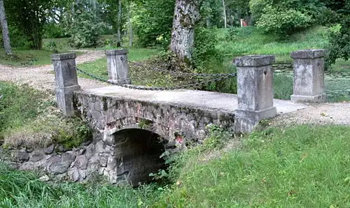 Мост 1 в мызном парке