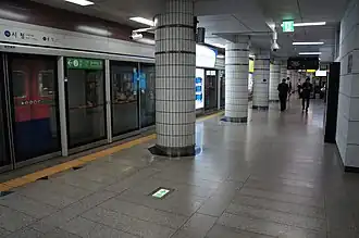 Платформа станции первой линии