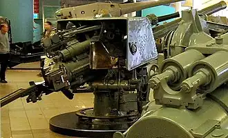 4"/40 QF Mk IV c эсминца «Ланс» в Имперском военном музее в Лондоне