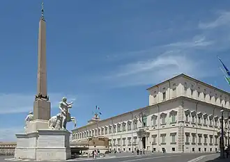 Фасад дворца