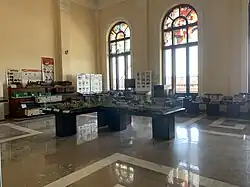 Общий вид зала