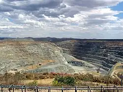 Рейвенсвуд, золотодобывающий карьер