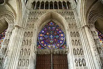 Внутренняя сторона западного фасада