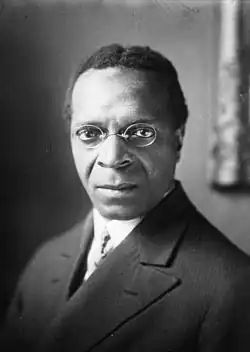 Рене Маран в 1930 году