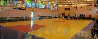 Один из спортивных залов университета