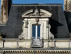 Французский балкон в Париже