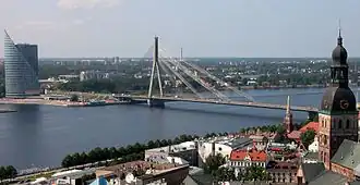 Вид на мост со шпиля церкви Святого Петра