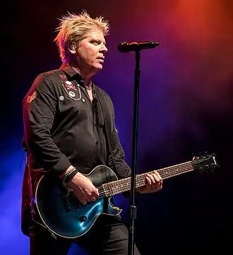 Декстер Холланд в 2017 году.