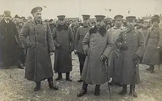 Японские офицеры во Владивостоке с местным командиром генерал-лейтенантом Сергеем Розановым, 1920 год