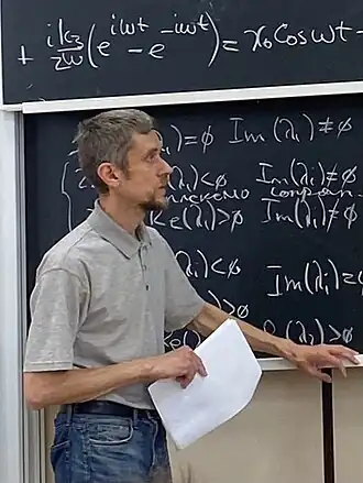 Брыляков К.П. в 2022 году читает лекцию по химической кинетике в Новосибирском университете