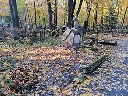 Памятник на кладбище, 03.10.2021