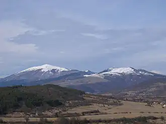 Вид на вершину со стороны села Глоговица