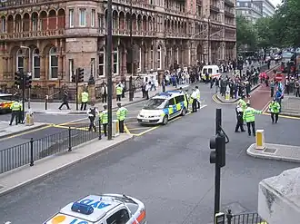 Полиция огораживает лондонскую Рассел-сквер