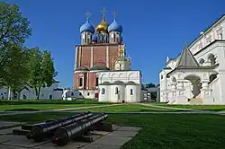 Архиерейский двор