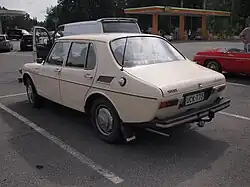 Четырёхдверный седан