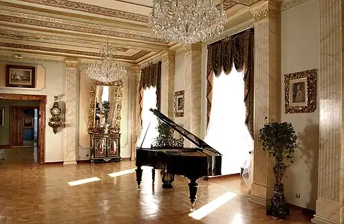 Музыкальный салон