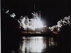 Ночной старт шаттла Атлантис в начале миссии STS-61B