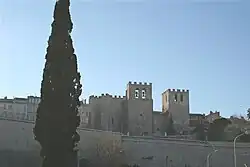 Аббатство Сен-Виктор. Северный фасад XI-XIV веков с видом на Старый порт.