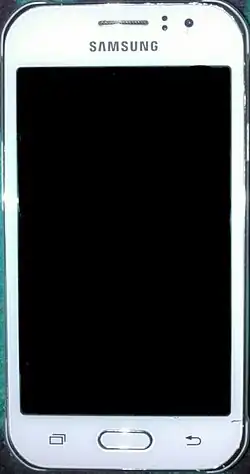 Samsung Galaxy J1 Ace в белом цвете