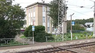 Трёхэтажное здание ДСП