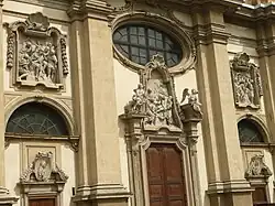 Рельефы главного фасада