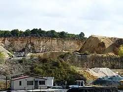 Известняковый карьер