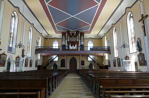 Интерьер, вид на орган