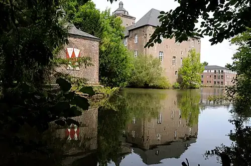 Вид замка с южной стороны