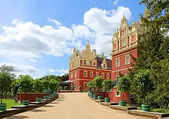 Внутренний двор замка с восточной чтороны