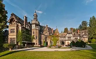 Главный фасад замка