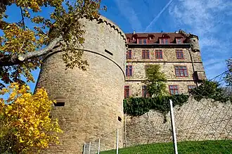 Круглая оборонительная башня