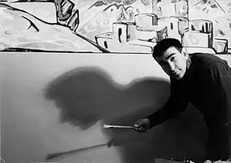 C. Хатламаджян возле своей фрески в 1967